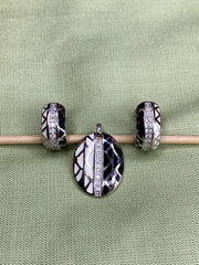 Ying Yang Enamel Pendant Set