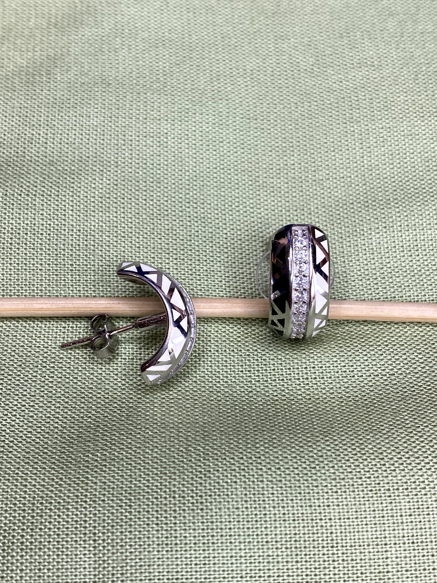 Ying Yang Enamel Pendant Set