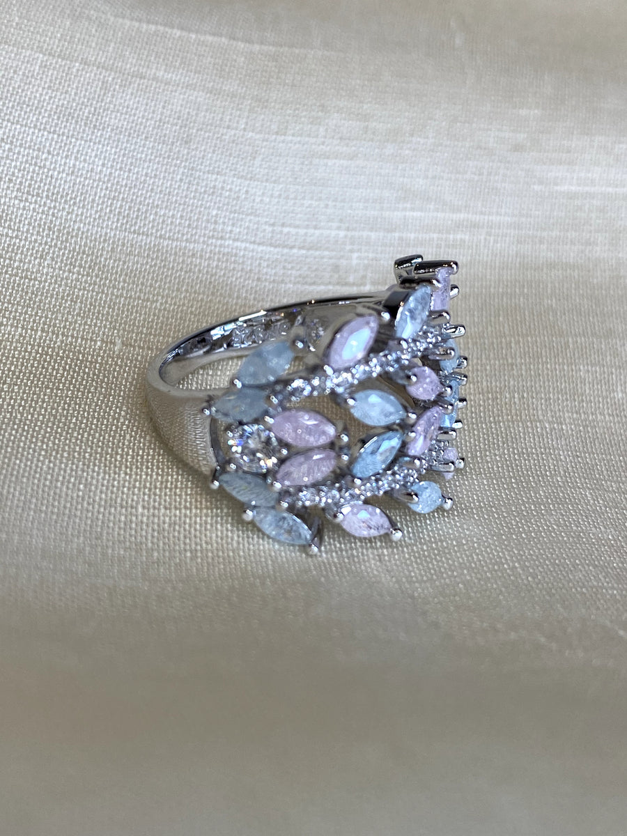 Pastel hues ring