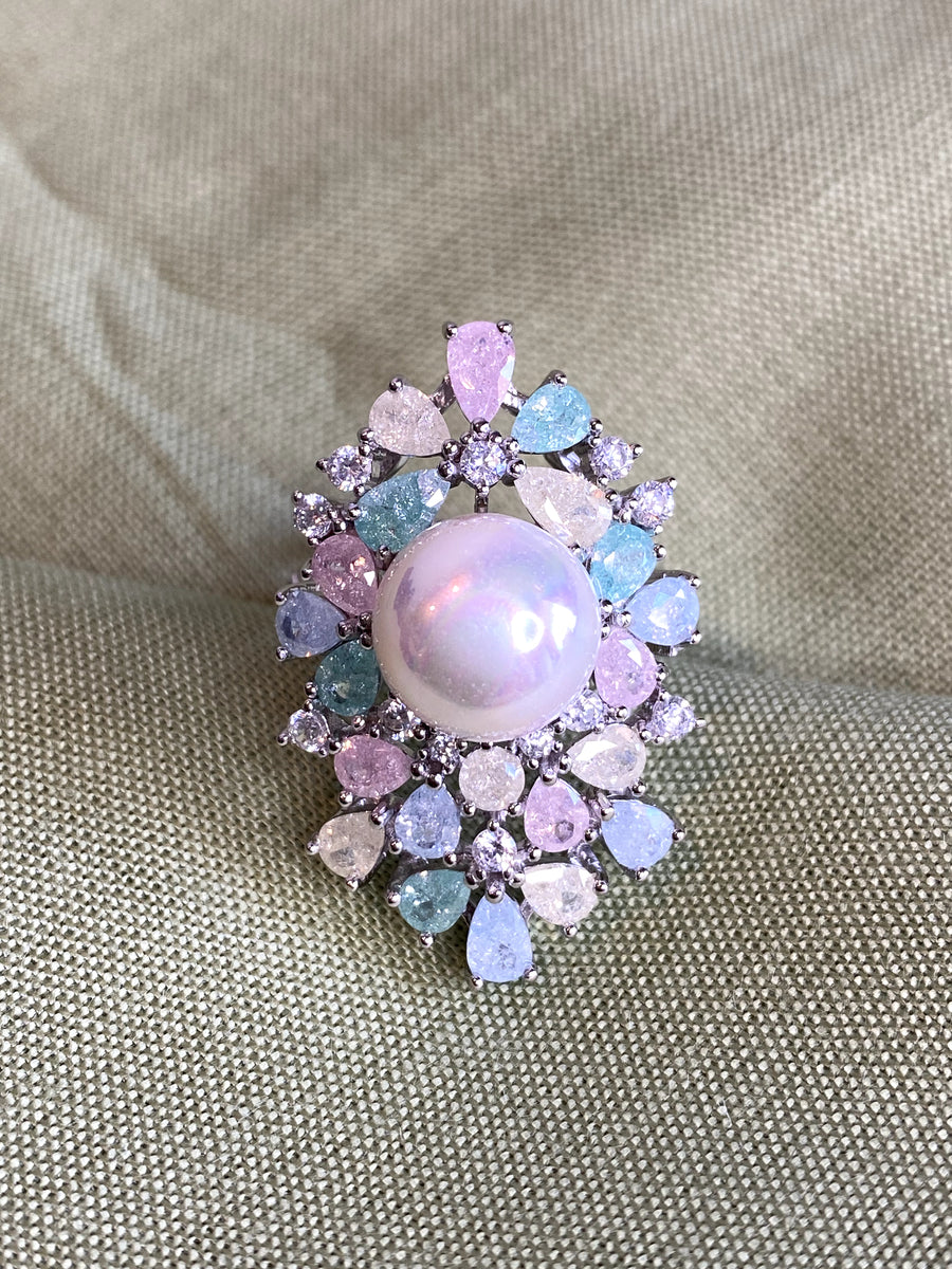 Vivid pearl dew ring